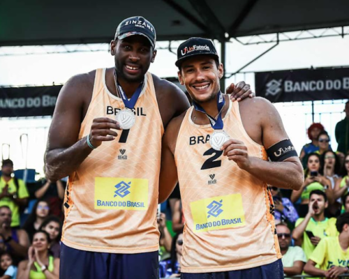 Evandro e Arthur conquistam medalha de prata no Circuito Mundial de Vôlei de Praia